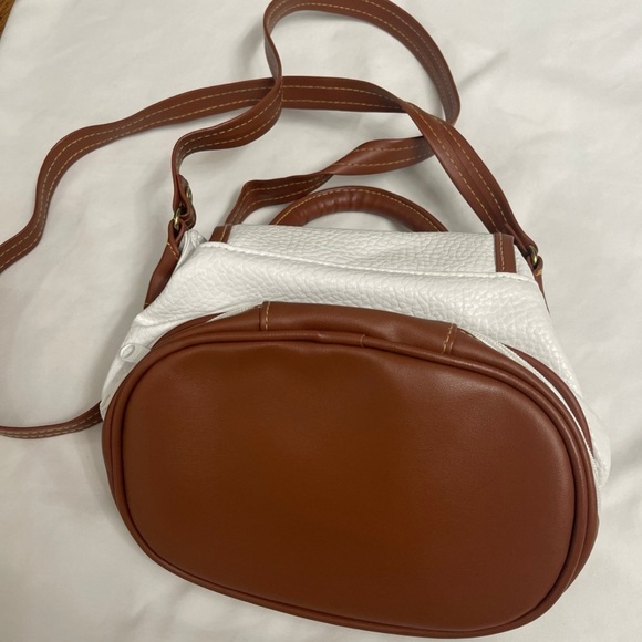 EUC Purse - Picture 3 of 7